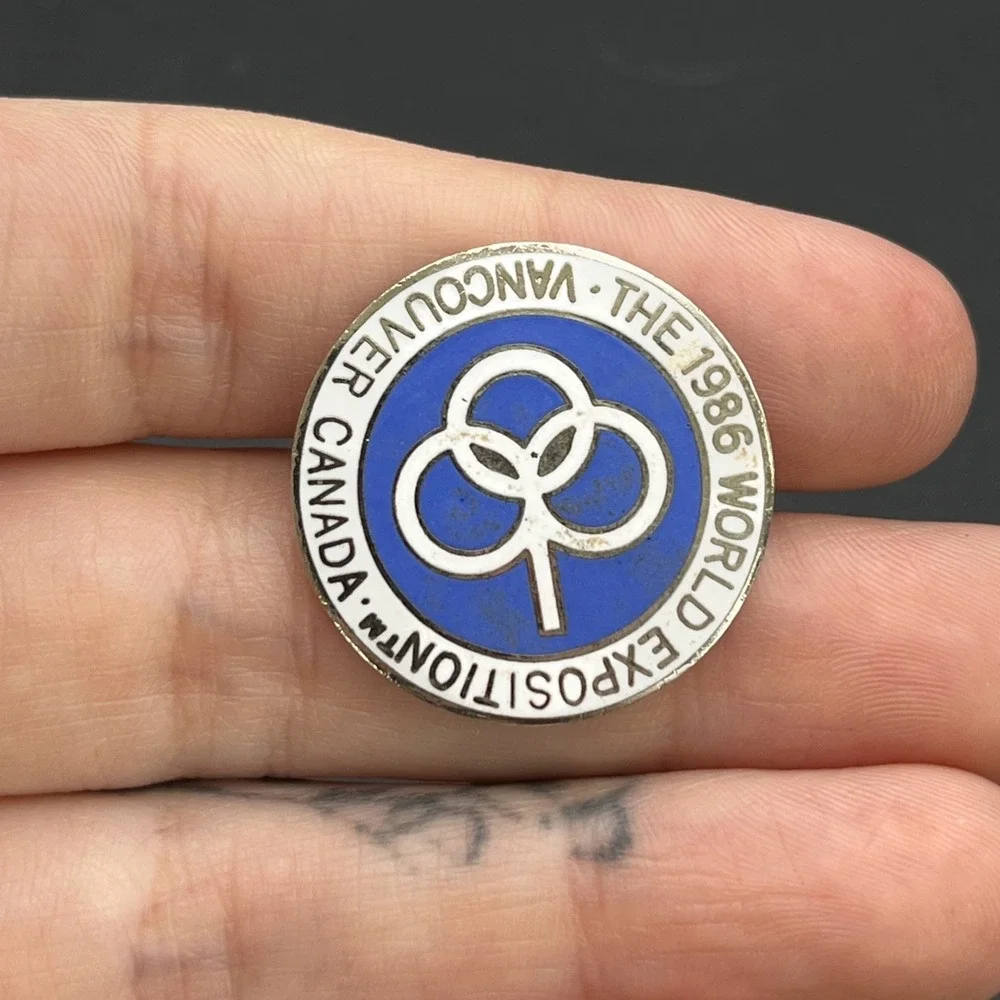 1986 World Exposition‎ Vancouver Canada Lapel Hat Pin